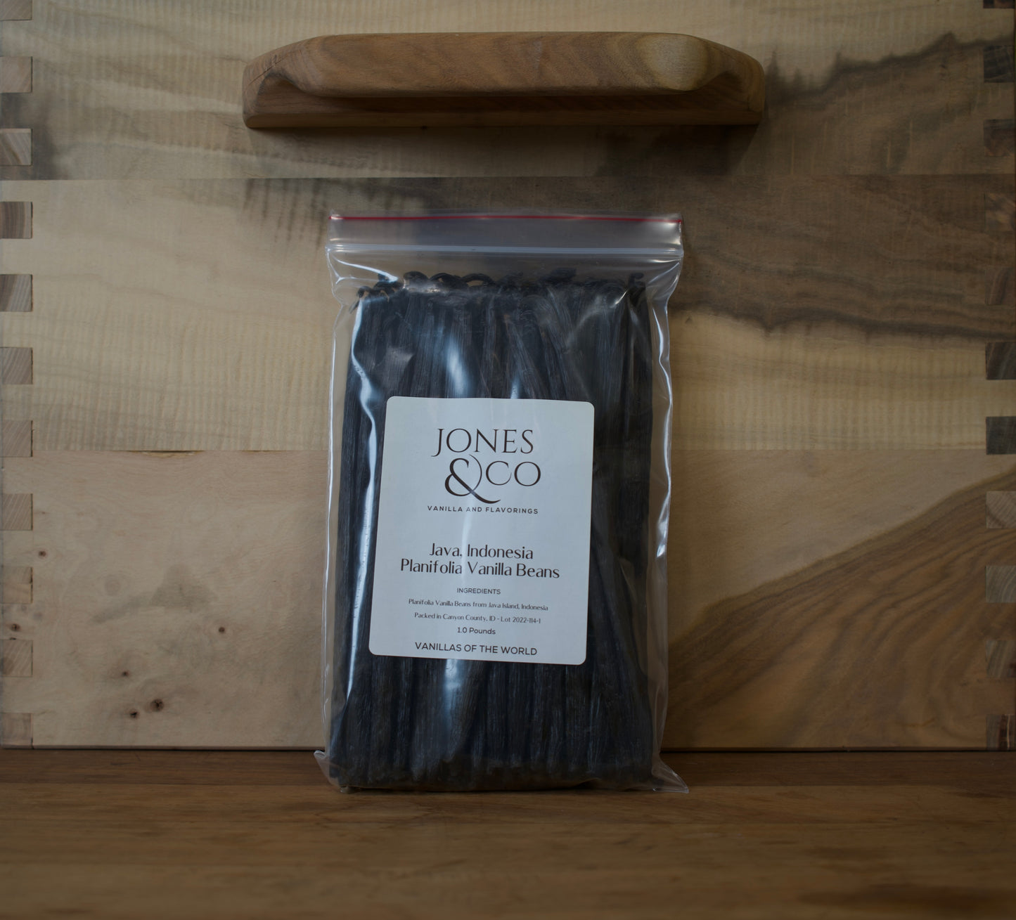 Indonesia - Java - Planifolia Vanilla Beans - vanillasoftheworld.com